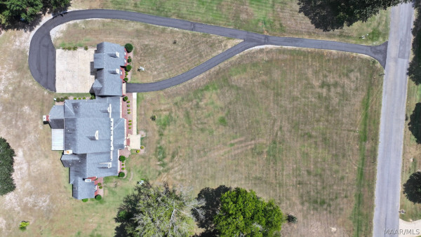 899 LEXINGTON Lane