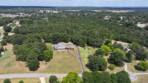 899 LEXINGTON Lane