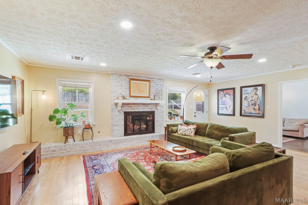 218 DEER Trace
