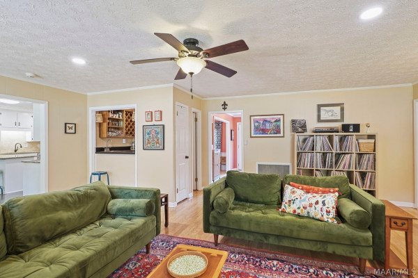 218 DEER Trace