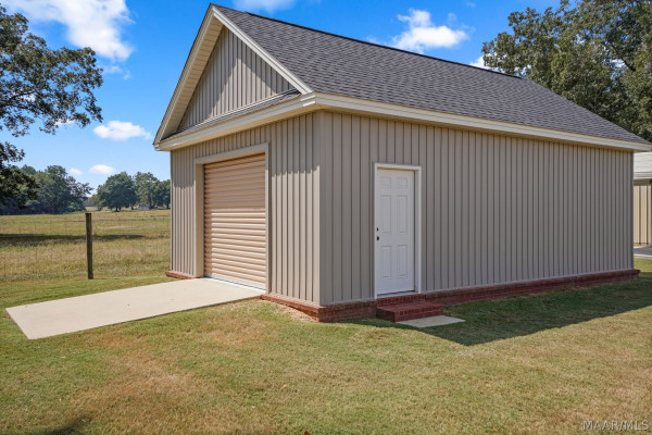 2811 Highway 14 Highway W