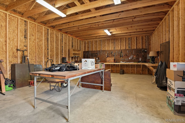 2811 Highway 14 Highway W