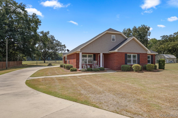 2811 Highway 14 Highway W