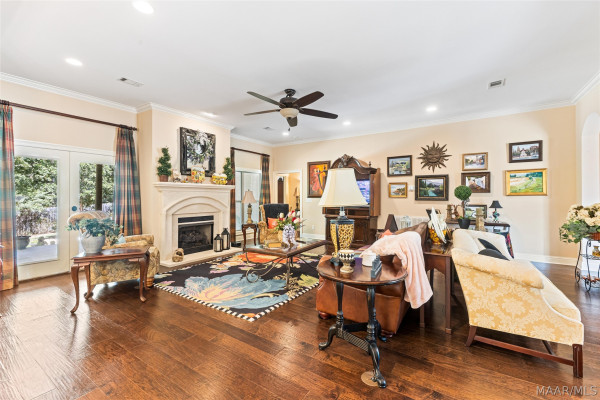 190 Forest Cove