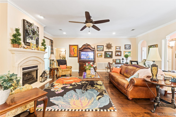 190 Forest Cove