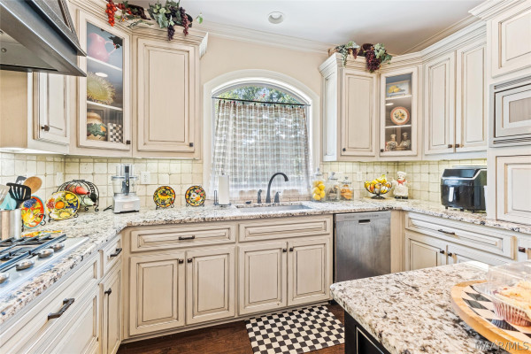 190 Forest Cove