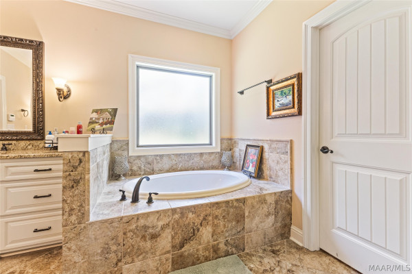 190 Forest Cove