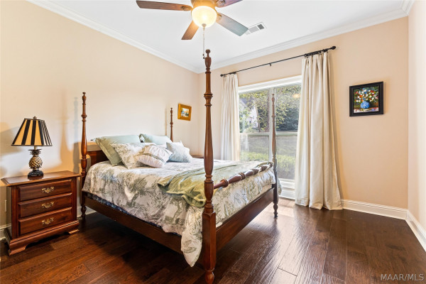 190 Forest Cove