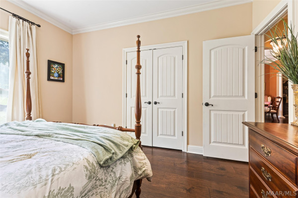 190 Forest Cove