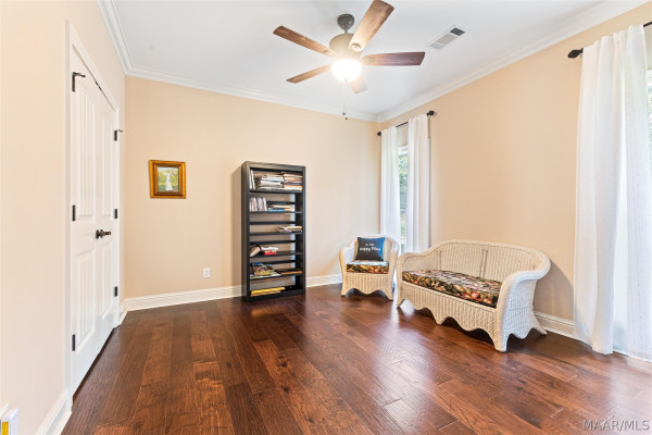 190 Forest Cove