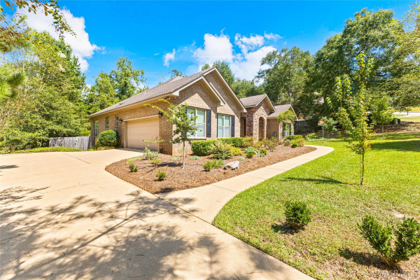 190 Forest Cove
