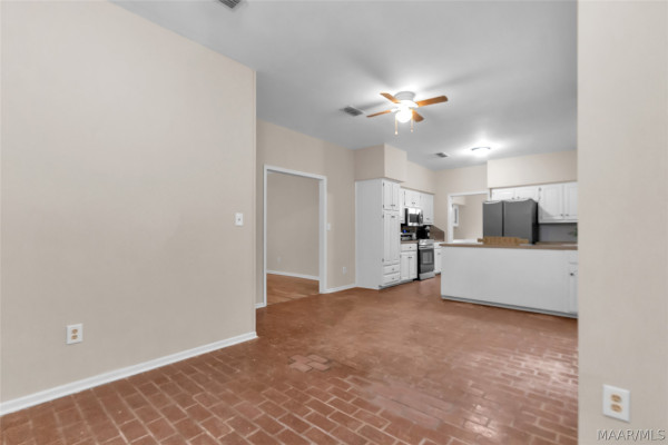 405 Apache Court