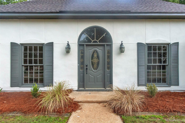 405 Apache Court