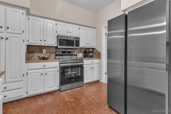 405 Apache Court