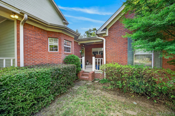 60 Cagle Bluff Court