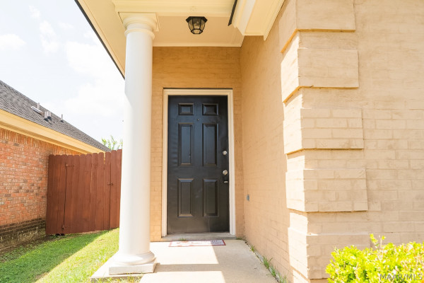 1328 CENTERFIELD Court