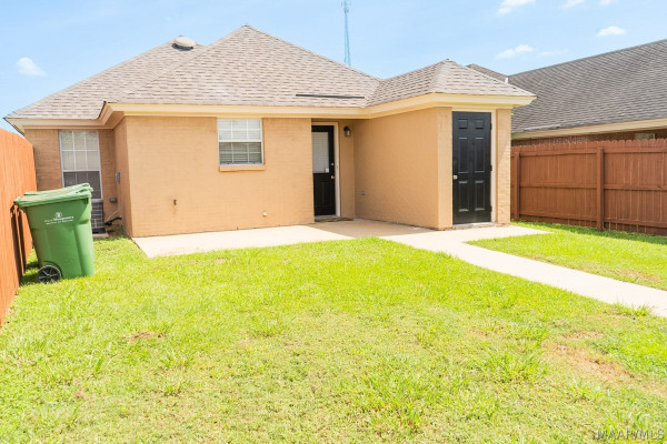1328 CENTERFIELD Court