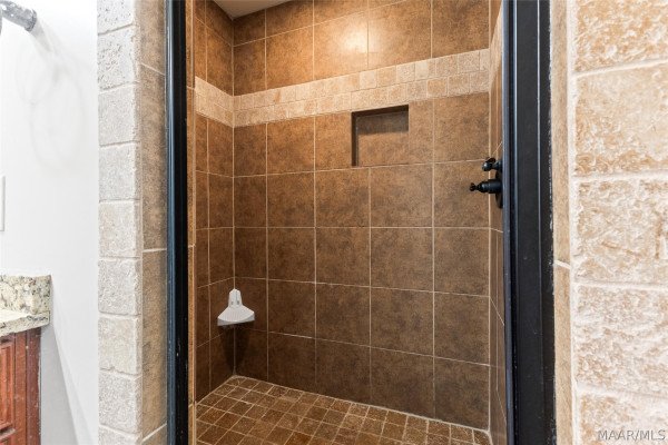279 Meadowview Lane