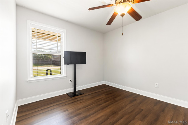 279 Meadowview Lane