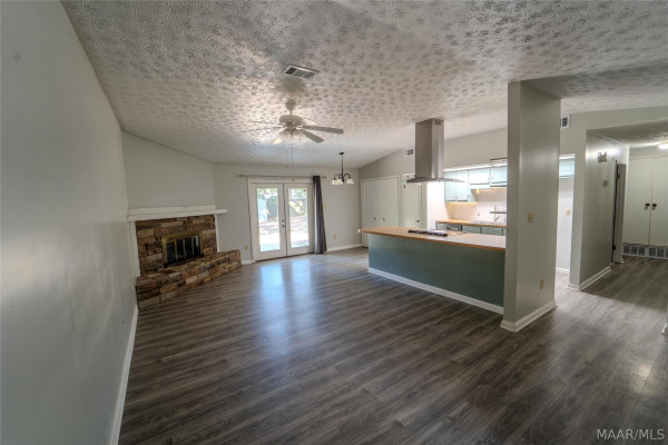 53 Meadowood Drive