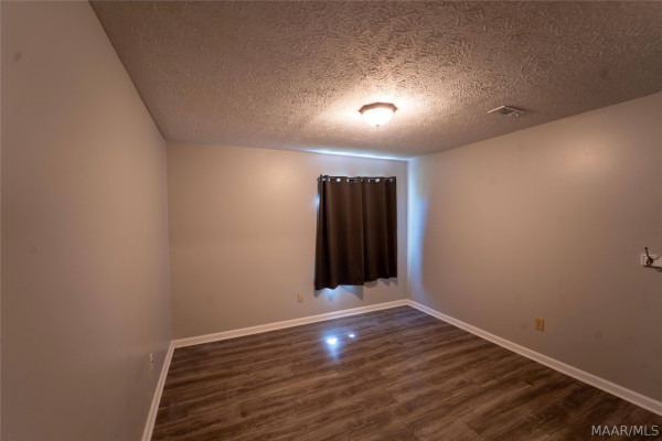 53 Meadowood Drive