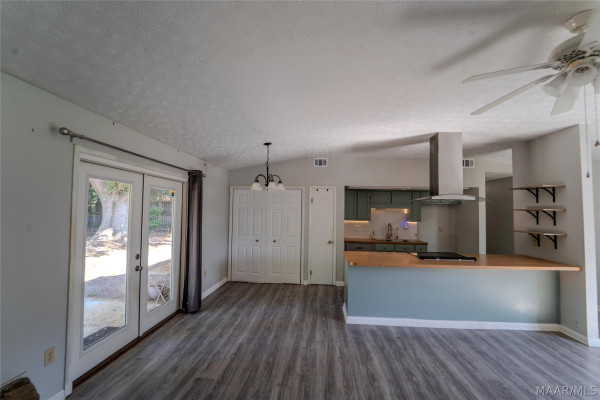 53 Meadowood Drive
