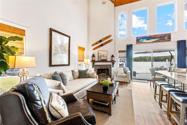 163 Paradise Pointe