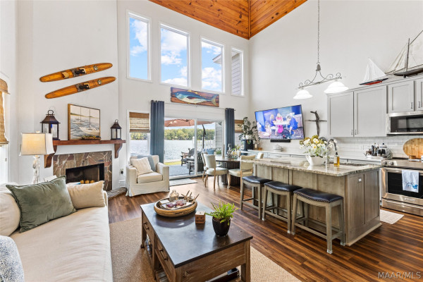 163 Paradise Pointe