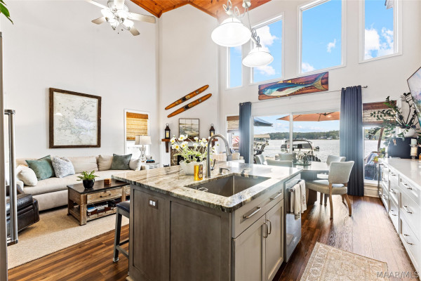 163 Paradise Pointe