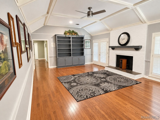 209 Arrowhead Drive