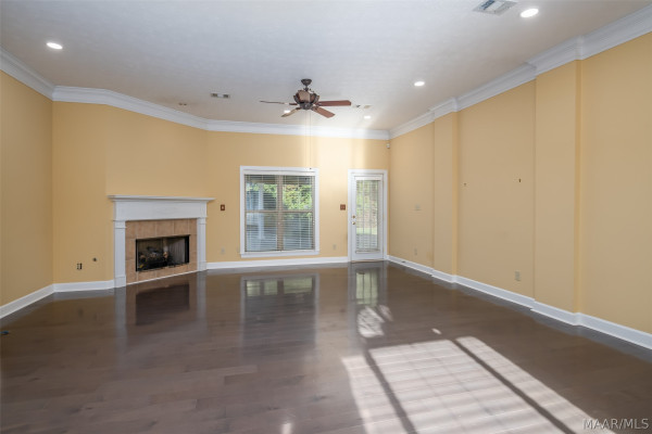 2718 IVY Chase Loop