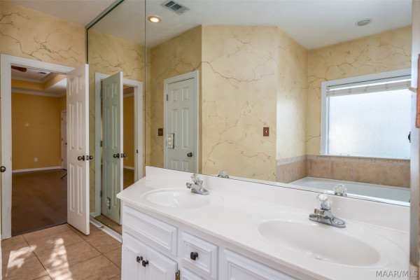 2718 IVY Chase Loop