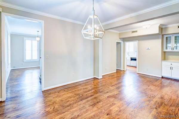 8141 Oak Alley