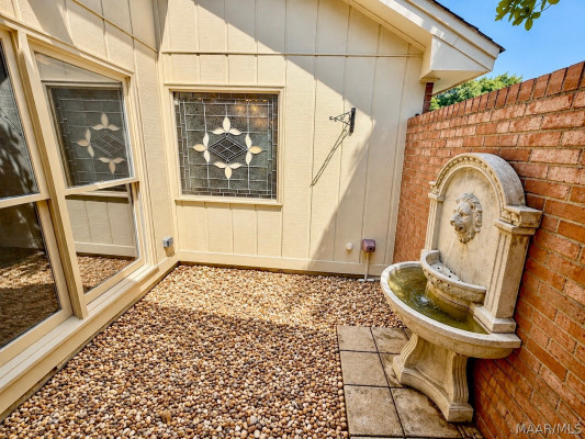 6529 Monmouth Mews