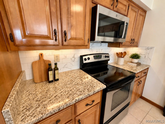 6529 Monmouth Mews