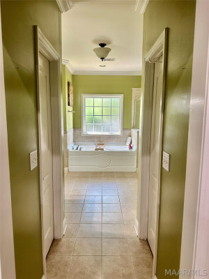 31 Creekside Drive