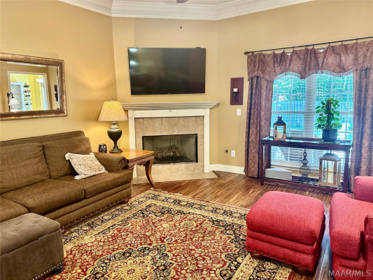 31 Creekside Drive