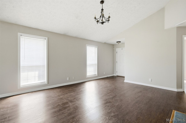 6805 Canter Trail