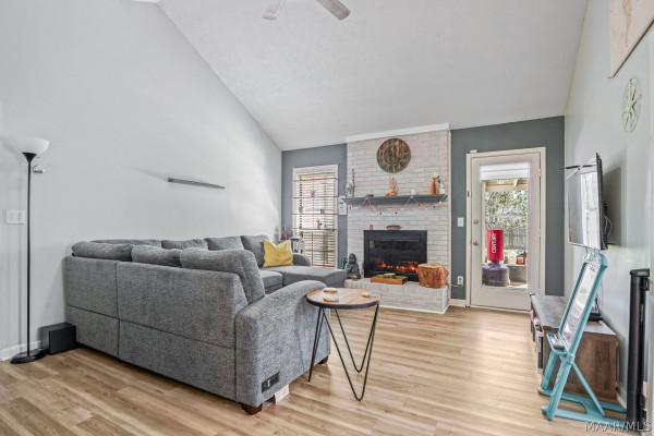 5952 Brookline Lane