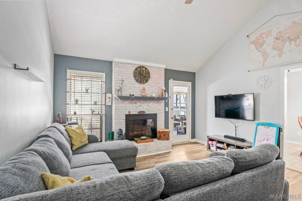 5952 Brookline Lane