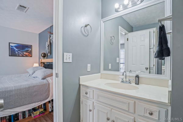 5952 Brookline Lane