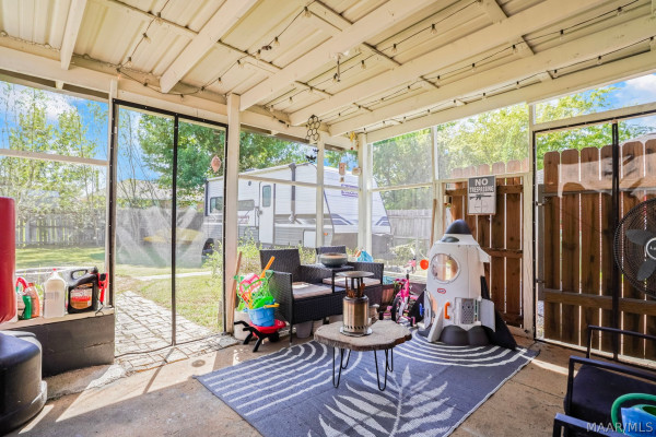 5952 Brookline Lane