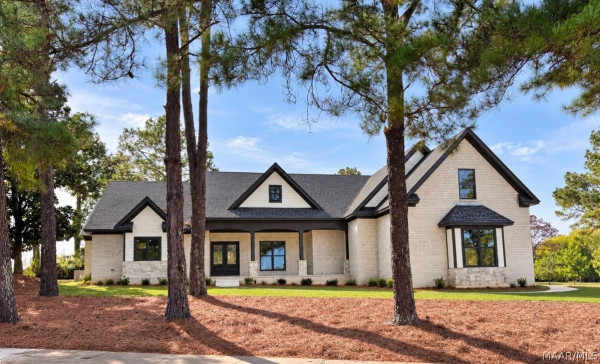 209 Towne Lake Drive