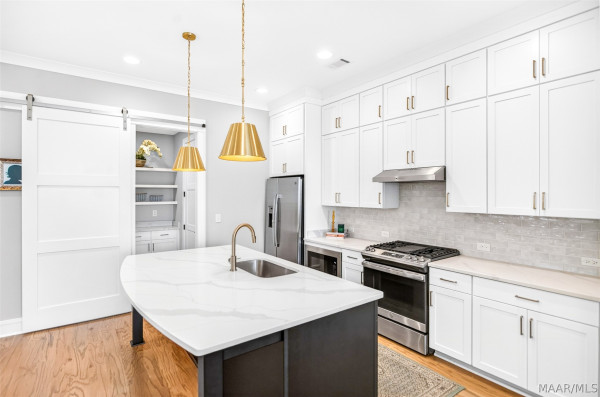 8511 Conduit Street