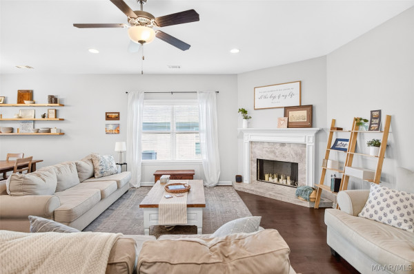 9896 Bluestone Circle