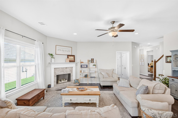 9896 Bluestone Circle