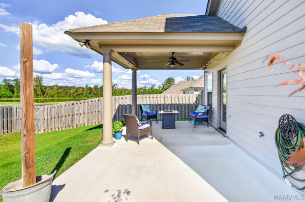 9896 Bluestone Circle