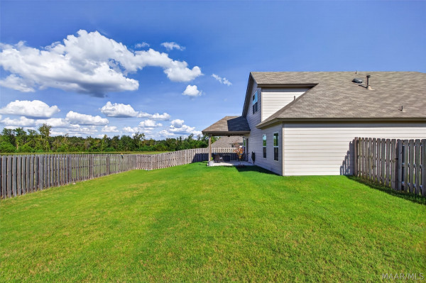 9896 Bluestone Circle