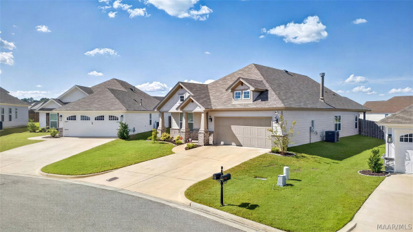 9896 Bluestone Circle