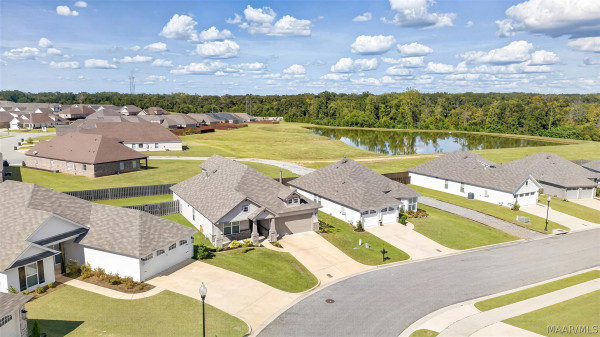 9896 Bluestone Circle